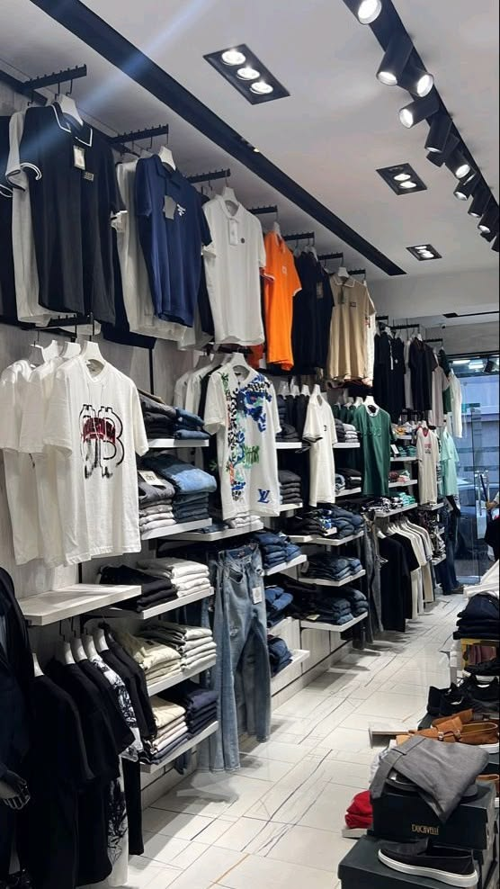 Koleksi kaos dan celana urban