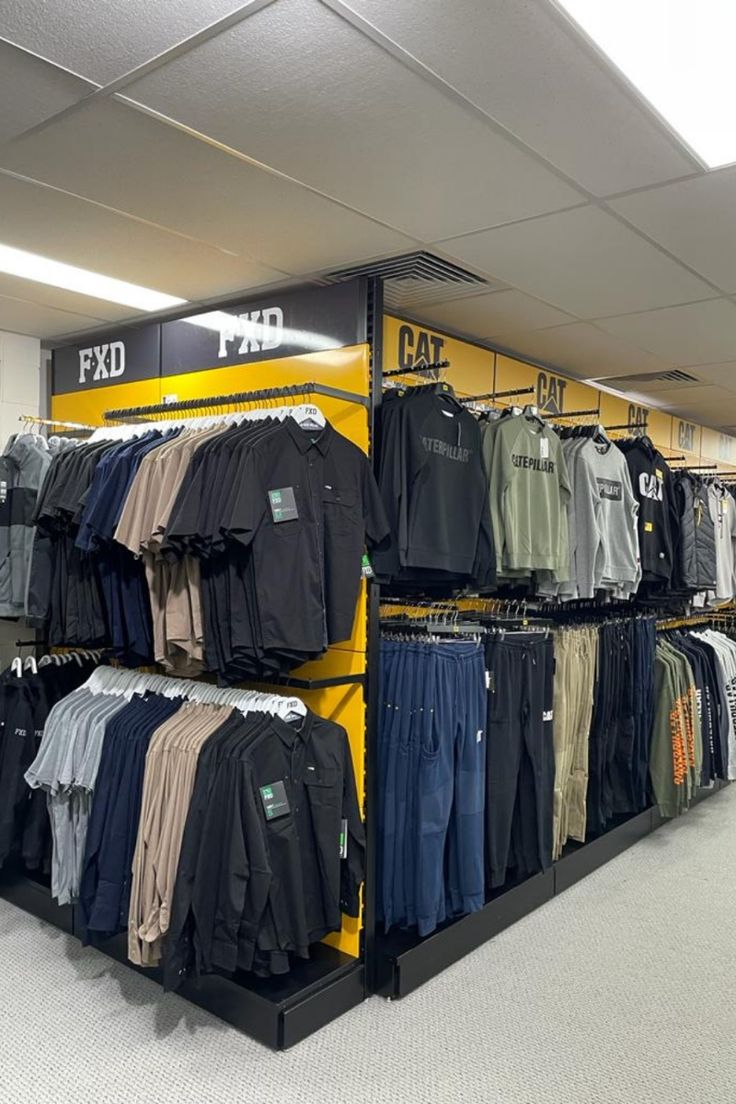 Rak workwear dan celana kasual